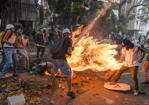 Unrest Death Toll Rises as Looting Ravages Venezuela
