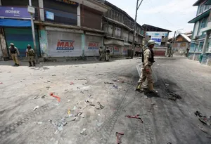 Pakistan Says Retaliatory Attack Killed Five Indian Soldiers in Kashmir