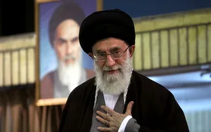Khamenei Finger-Wagging Threatens Rouhani with Impeachment