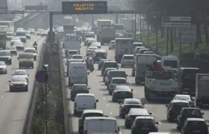 Roads Leading to France, Switzerland, Germany Paralyzed by Traffic