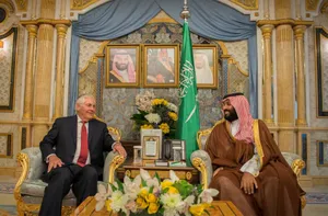 US General Joins Diplomatic Endeavor to Resolve Gulf Crisis