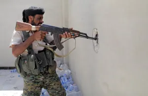 US-Backed Forces Trap Militants in Raqqa Center